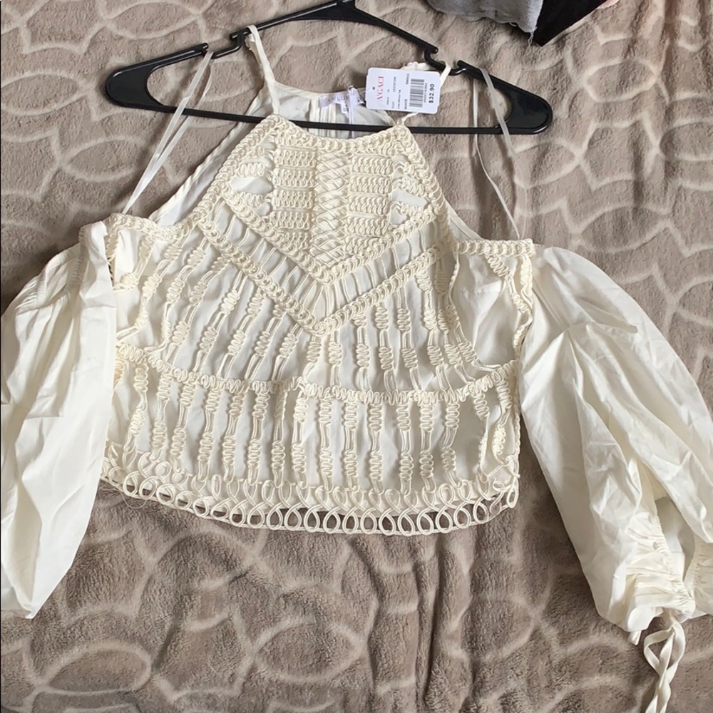A’gaci white top